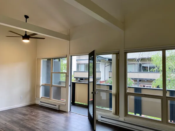9134 45th Ave SW APT 9, Seattle, WA 98136