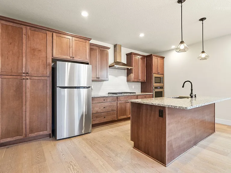 11678 NW Kearney St — Photo 10