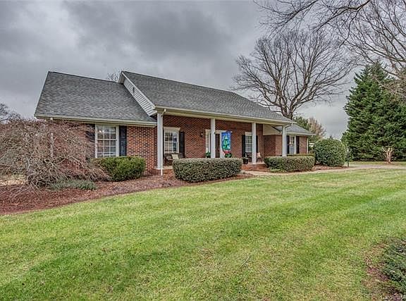 2nd image of 1536 Stableview Dr