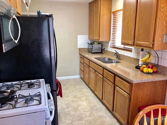 4th image of 3813 McClellan Dr