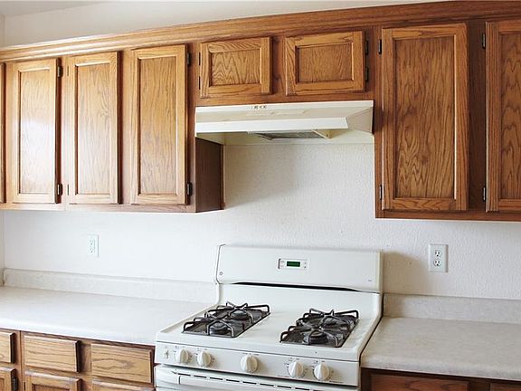 3rd image of 413 Valle Calido Dr
