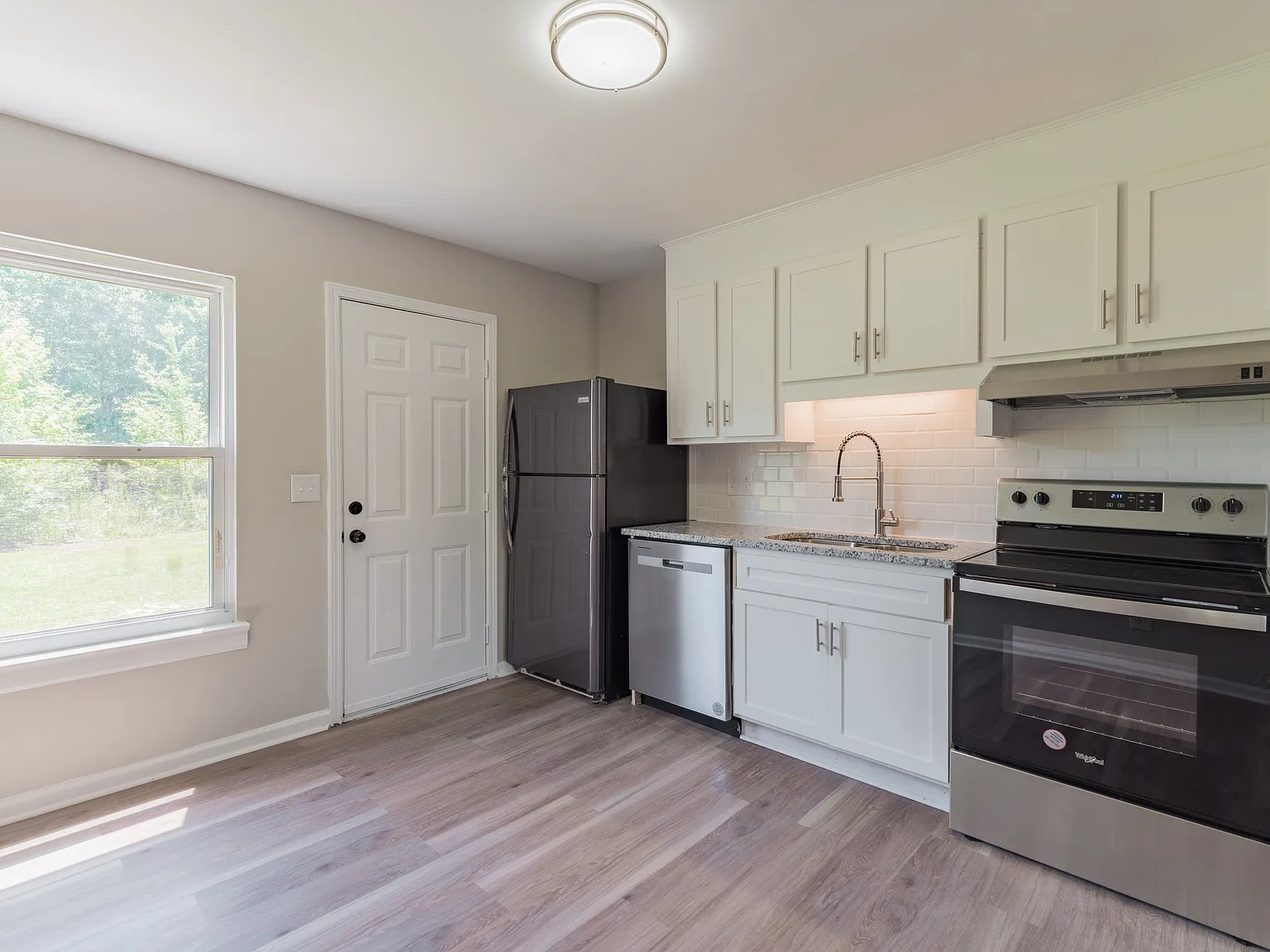 2 bed, 1.5 bath, 800 sqft, $1,195 — Photo 4