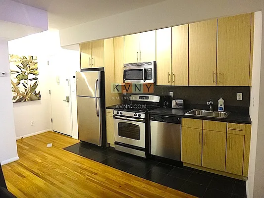 Rented by KVNY Soho | media 43