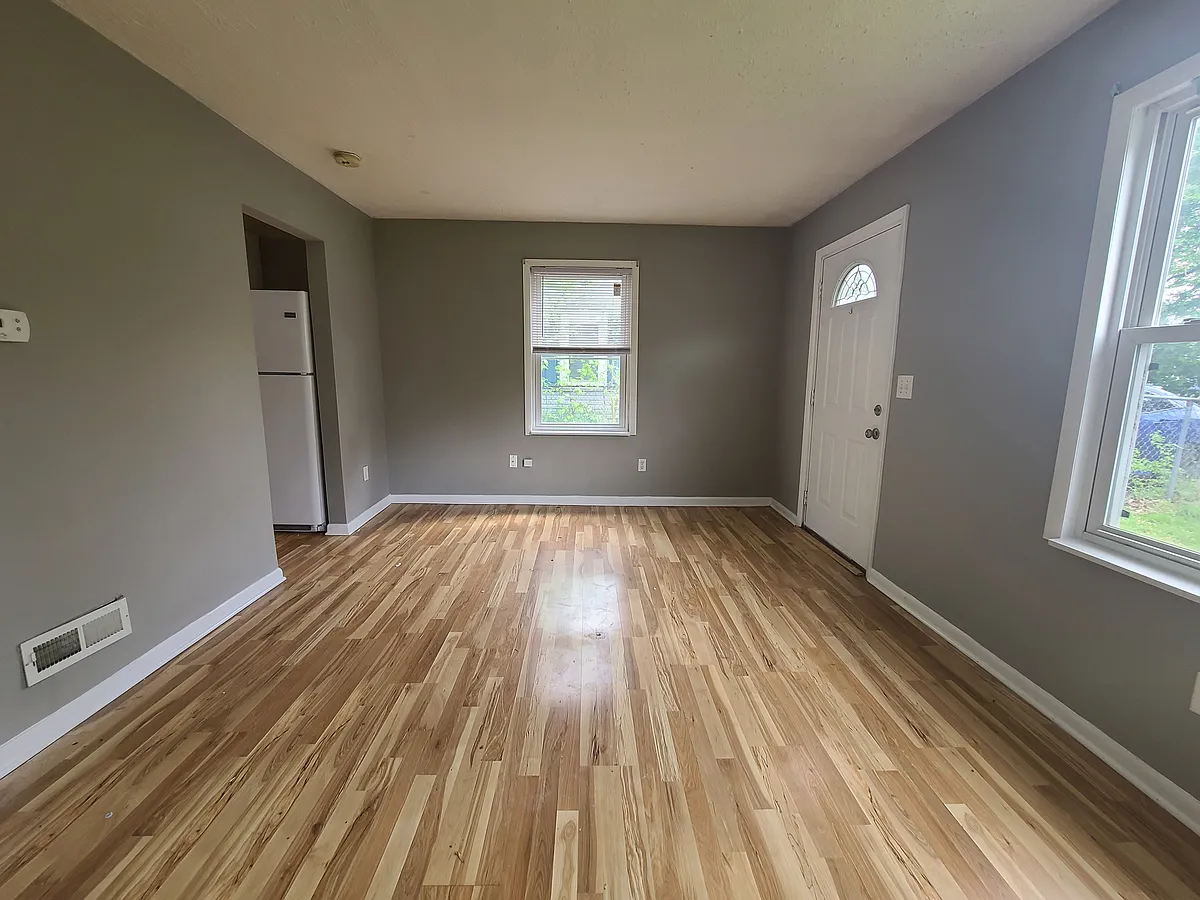 Building Photo - 3028 Woodland Ave