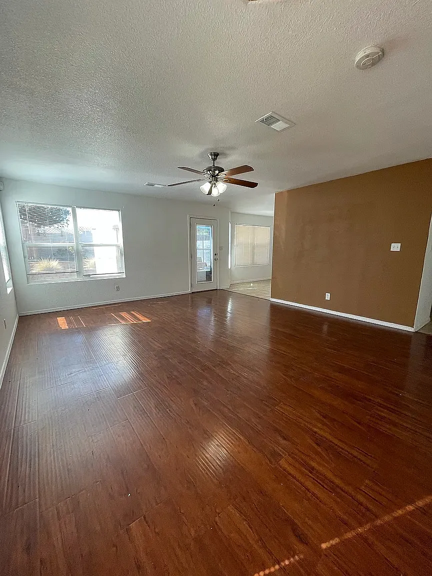 4 bed, 1680 sqft, $2,300 — Photo 3