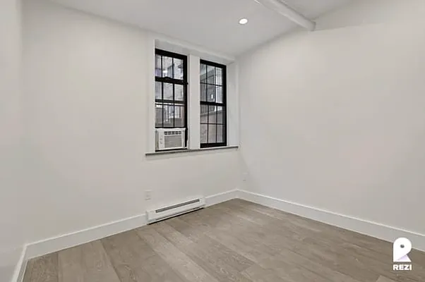 Rented by REZI | media 16