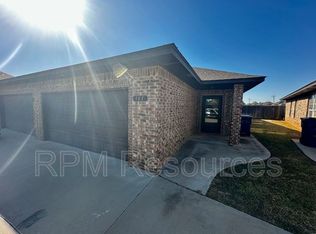 161 Bison Court Way, Mustang, OK 73064