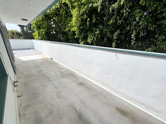 2nd image of 720 Machado Dr #720