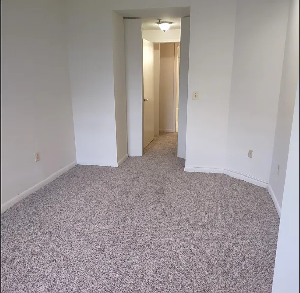 Marlboro Classic Apt & Redwood Square — Photo 50
