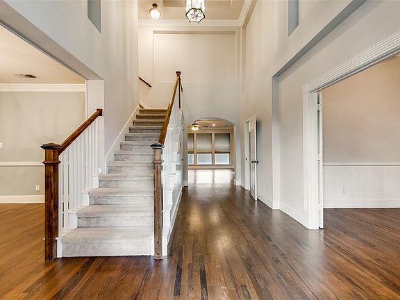3rd image of 1890 Thorndale Cir