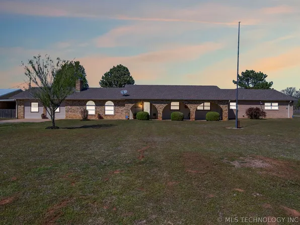 15807 E Pony Lake Dr, Claremore, OK 74019