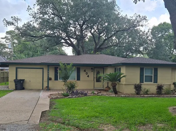 404 Crescent Dr, Bridge City, TX 77611