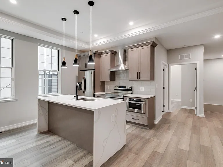 752 S 16th St #1B — Photo 5