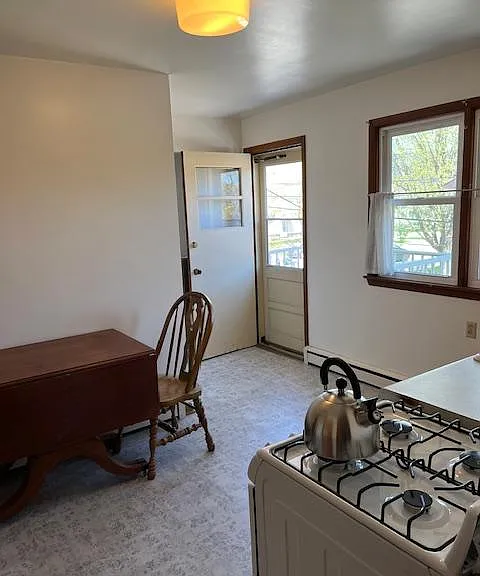 Kitchen/ dining