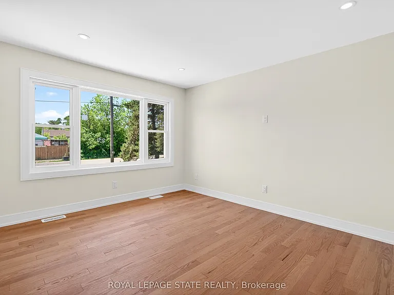 8 Cornell Ave #UPPER — Photo 10