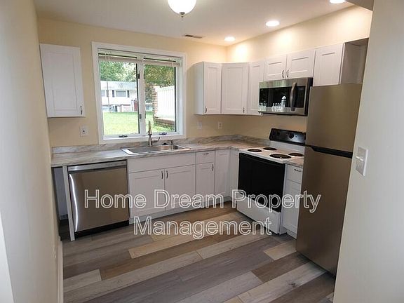 4th image of 10600 Redbird Ln #B