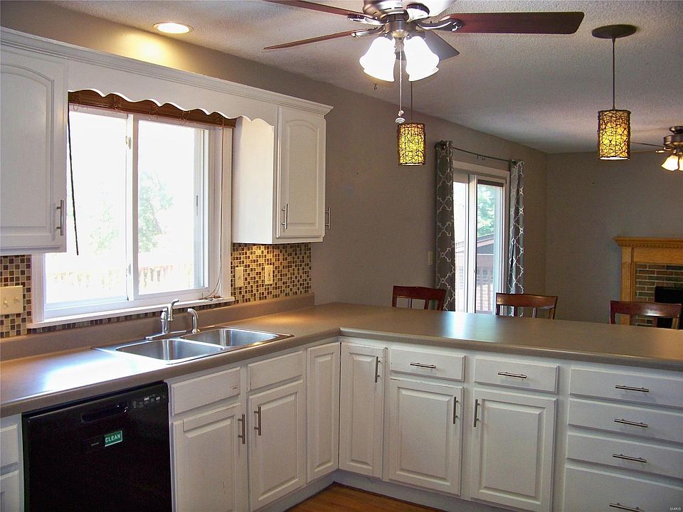 5619 Wildbrook Dr, Saint Louis, MO 63129 | Zillow