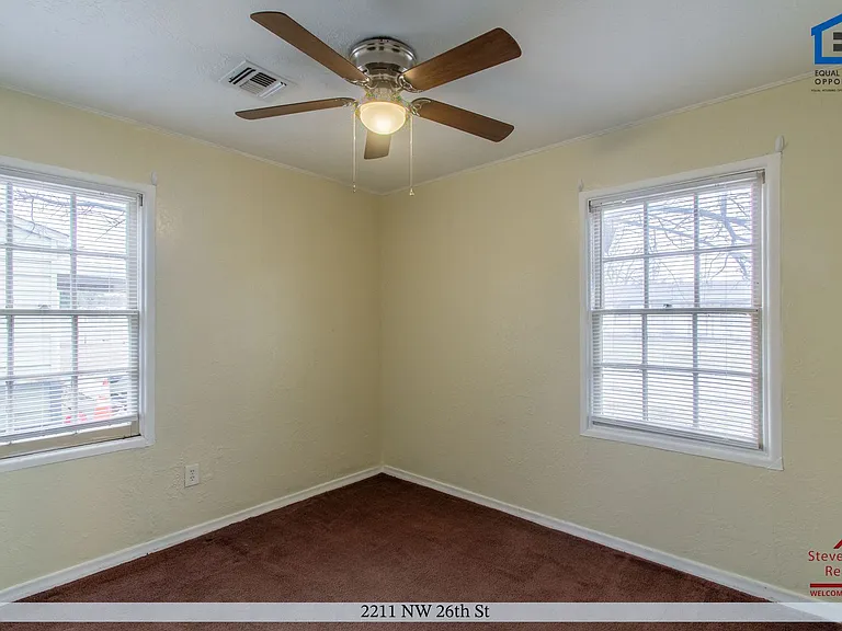 2211 NW 26th St — Photo 24