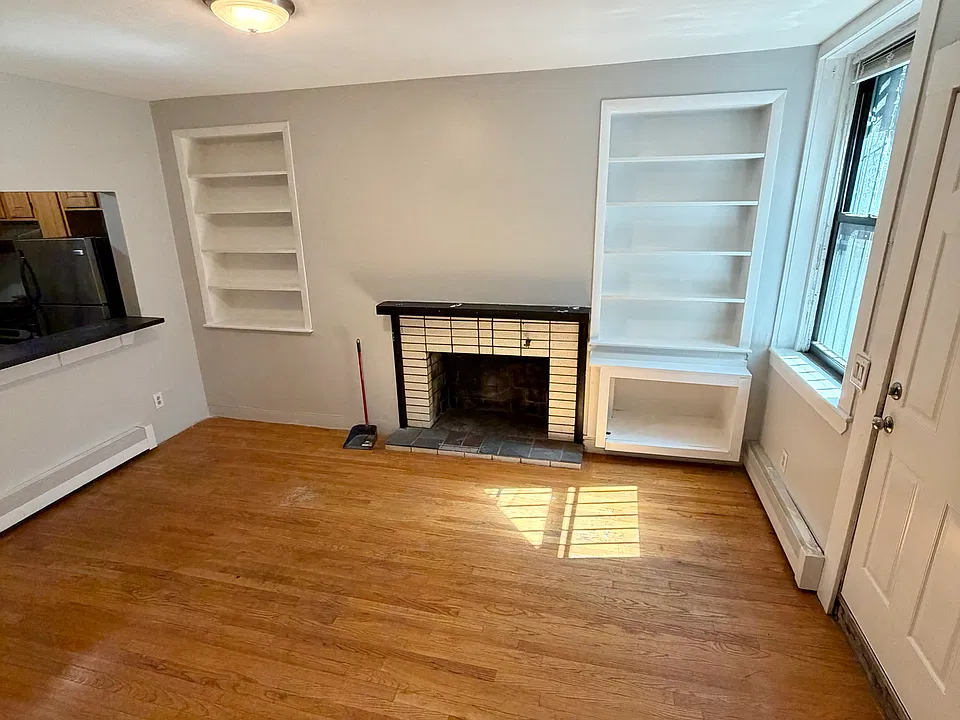 587 Beacon St #3B