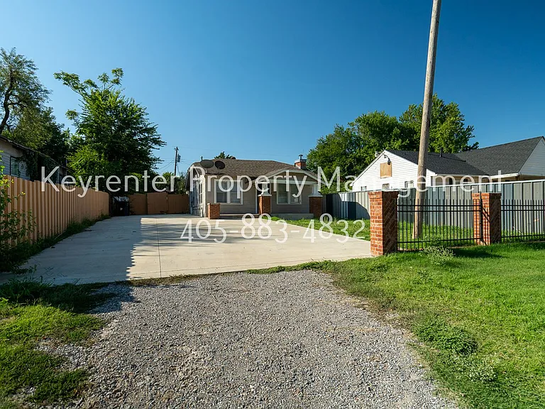 338 SE 41st St — Photo 10