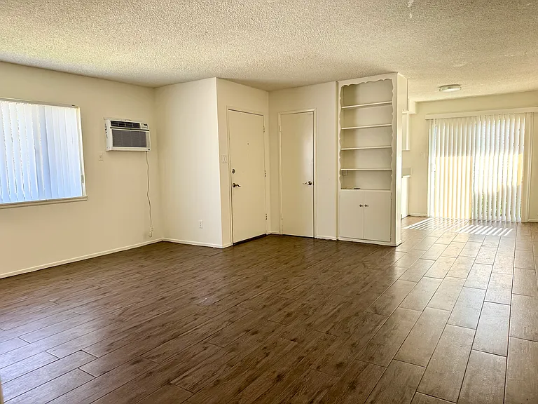331 N Vecino Dr #1 — Photo 12