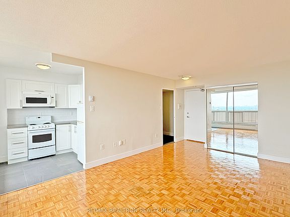 2nd image of 666 Spadina Ave #1712