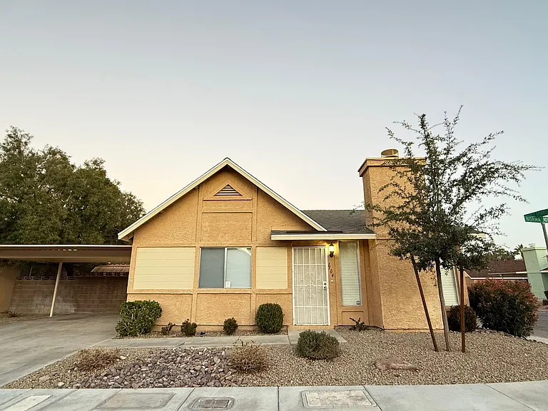 1104 Norma Joyce Ln — Photo 1