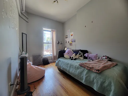 Rented by Yup Realty LLC | media 36