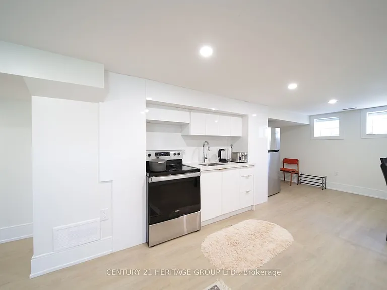 270 Brighton Ave — Photo 8