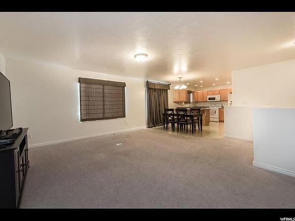2nd image of 653 W Sunflower Way