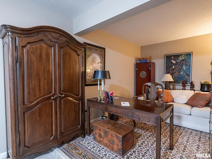 5200 N Knoxville Ave #5200 — Photo 9