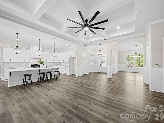 4th image of 311 Hudson Dr