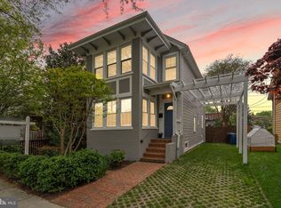 123 E Walnut St, Alexandria, VA 22301