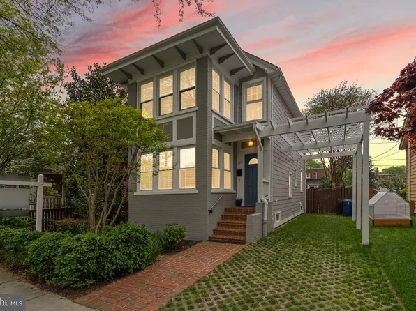 123 E Walnut St, Alexandria, VA 22301