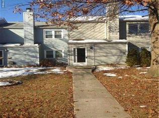 155 E Green Valley Cir, Newark, DE 19711