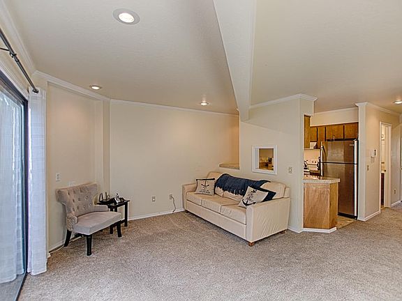 4th image of 6304 Imperial Ct
