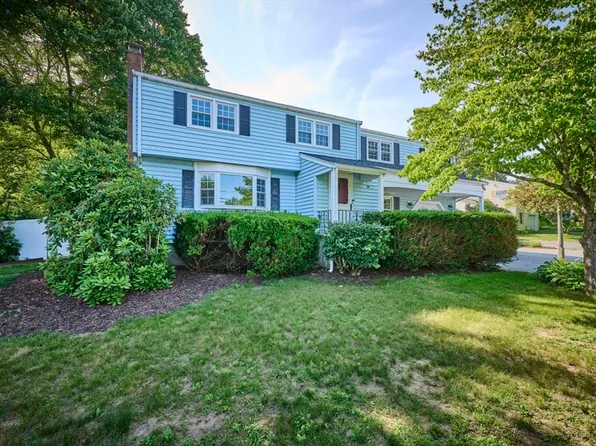 10 Locust St, Burlington, MA 01803