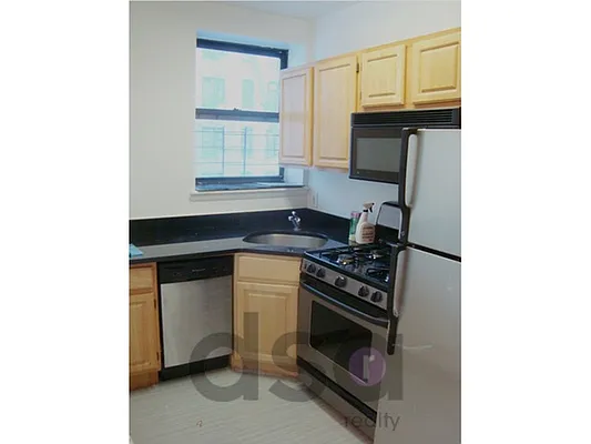 Rented by DSA Realty | media 33