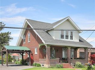 976 N Brookside Rd, Allentown, PA 18106