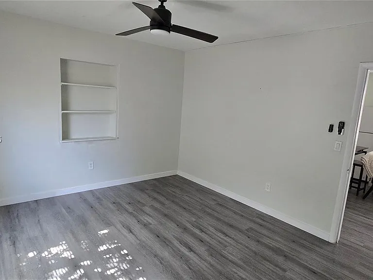 1130 NE 111th St #1130 — Photo 4