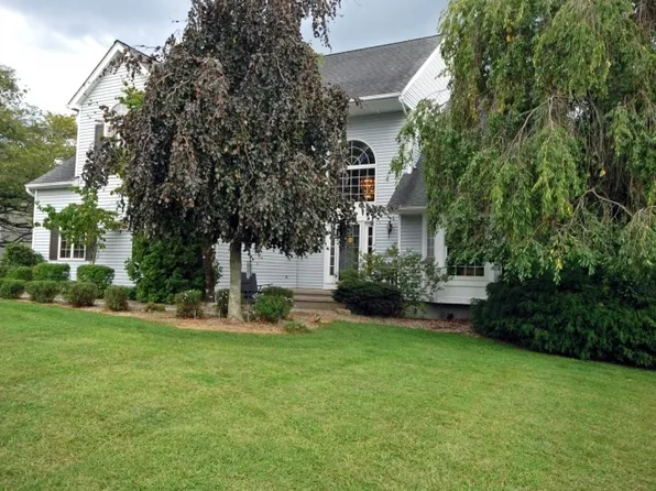 4 Hill Hollow Ct, Clinton Twp., NJ 08809