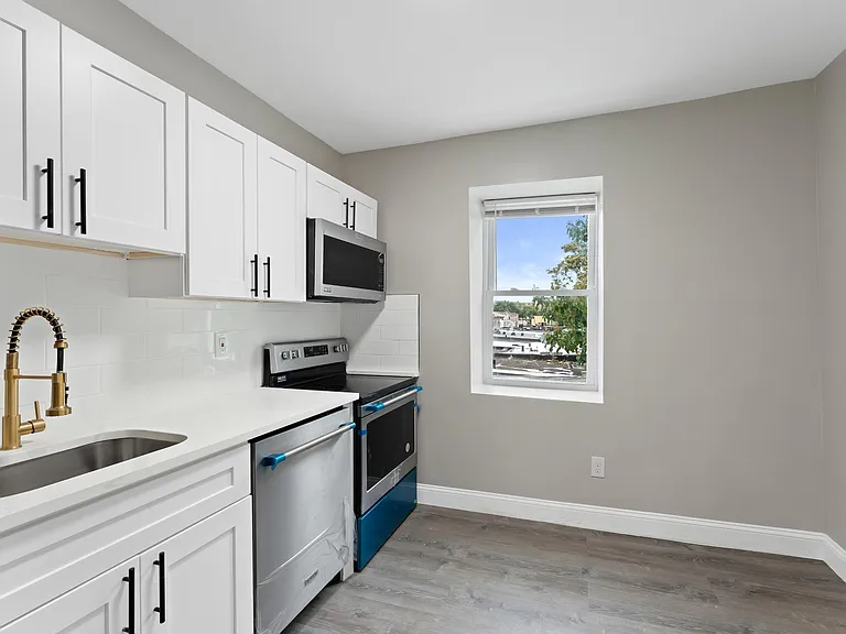 1517 W Westmoreland St #3 — Photo 3