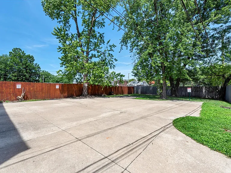 4933 Odell St #2E — Photo 18