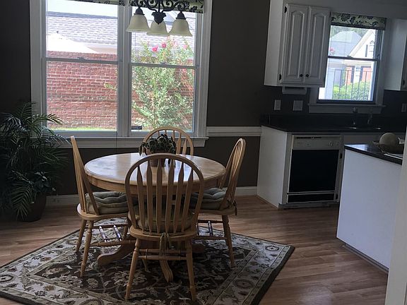 4th image of 329 White Birch Cir