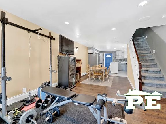 4th image of 5422 Avenue M