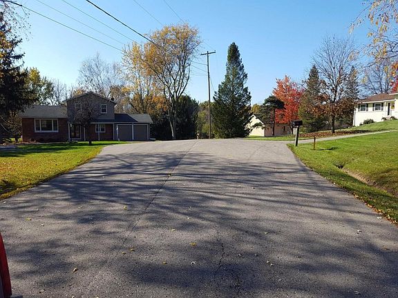 4th image of 1381 Skyway Dr