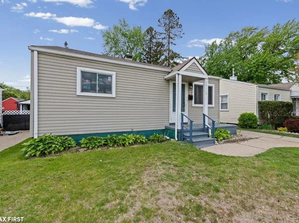 26115 Barrington St, Madison Heights, MI 48071