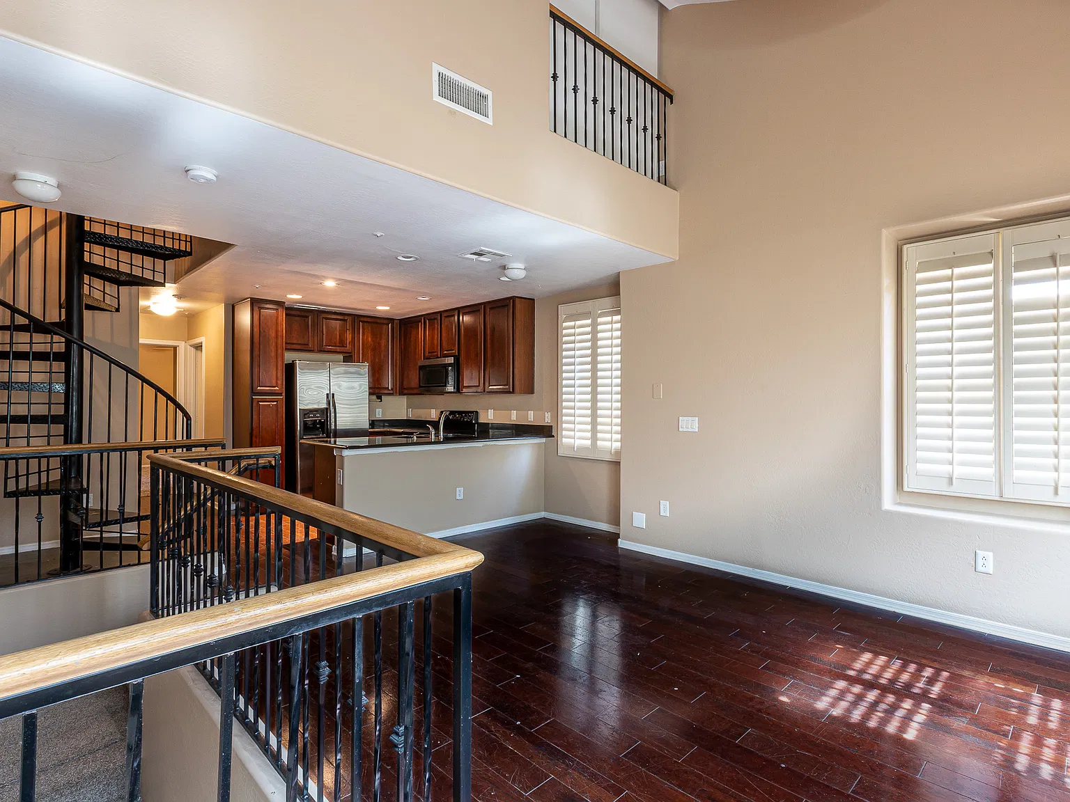 2 bed, 967 sqft, $1,700 — Photo 1