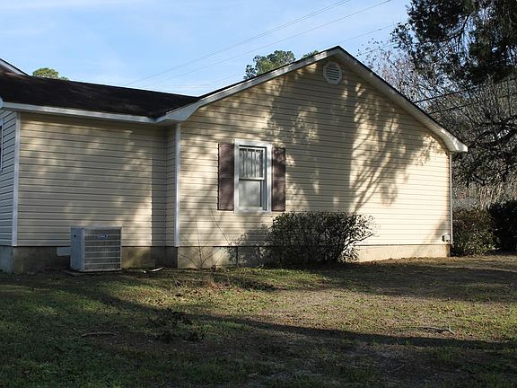5th image of 921 S Dogwood Dr