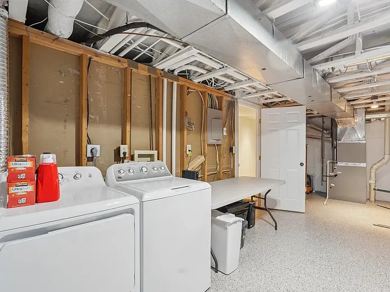 Laundry Room with Polyaspartic Floors